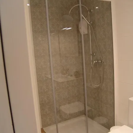 Pialmont House Hotel *